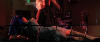 Dominique Swain feet photo thumbnail