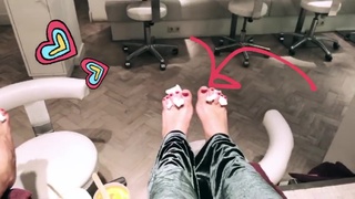 Dominique van Hulst feet photo 4
