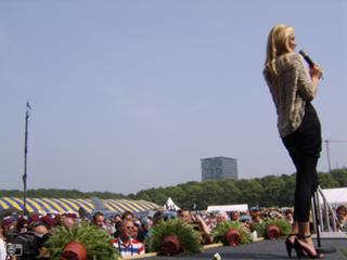 Dominique van Hulst feet photo 8