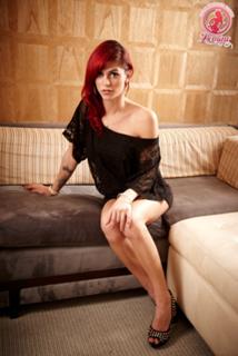 Domino Presley feet photo thumbnail