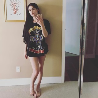 Domino Presley feet photo thumbnail