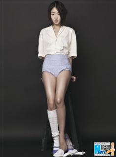 Dongyu Zhou feet photo 7