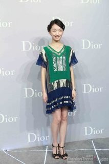 Dongyu Zhou feet photo 9