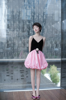Dongyu Zhou feet photo 4