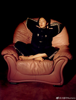 Dongyu Zhou feet photo 1