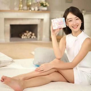 Dongyu Zhou feet photo 7