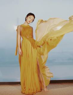 Dongyu Zhou feet photo 10