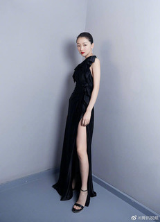 Dongyu Zhou feet photo 18