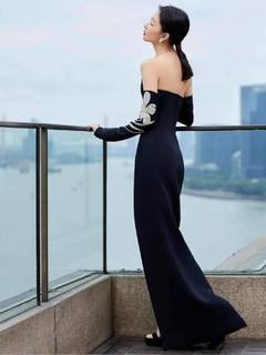 Dongyu Zhou feet photo 8