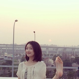 Dongyu Zhou feet photo 17