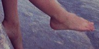 Dongyu Zhou feet photo 15