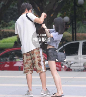 Dongyu Zhou feet photo 7