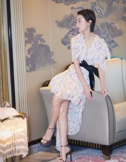Dongyu Zhou feet photo 6