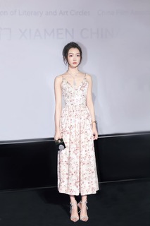 Dongyu Zhou feet photo 2