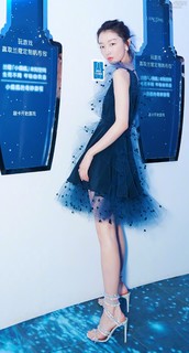 Dongyu Zhou feet photo 8