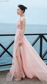 Dongyu Zhou feet photo 6