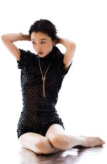 Dongyu Zhou feet photo 1