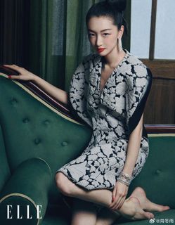 Dongyu Zhou feet photo 17