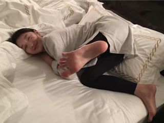 Dongyu Zhou feet photo 10