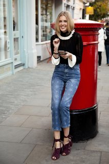 Donna Air feet photo 1