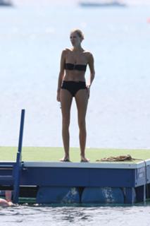 Donna Air feet photo 11