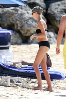 Donna Air feet photo 7