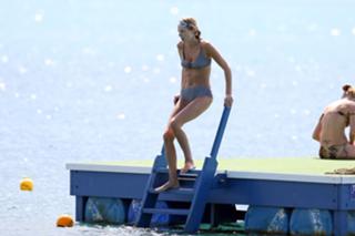 Donna Air feet photo 17