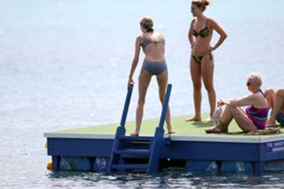Donna Air feet photo 7