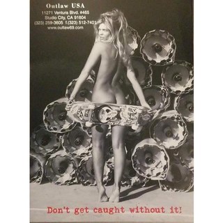 Donna D'Errico feet photo thumbnail