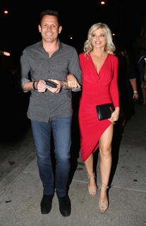 Donna D'Errico feet photo thumbnail