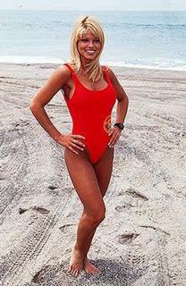 Donna D'Errico feet photo thumbnail