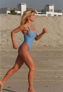 Donna D'Errico feet photo thumbnail