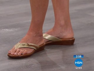 Donna Hicks feet photo 4