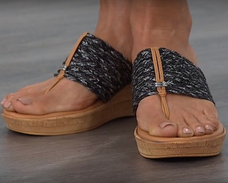 Donna Hicks feet photo 1