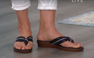 Donna Hicks feet photo 16