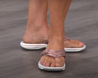 Donna Hicks feet photo 18