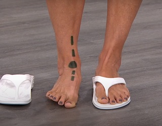Donna Hicks feet photo 13