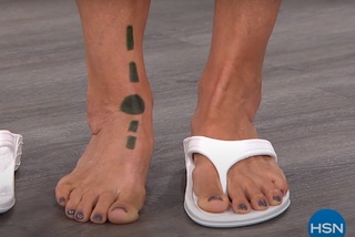 Donna Hicks feet photo 12