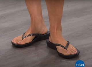 Donna Hicks feet photo 2