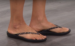 Donna Hicks feet photo 1