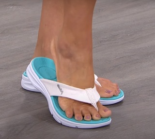Donna Hicks feet photo 9