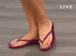 Donna Hicks feet photo 4