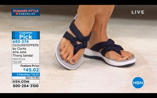 Donna Hicks feet photo 16