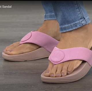 Donna Hicks feet photo 7