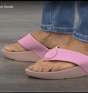 Donna Hicks feet photo 6