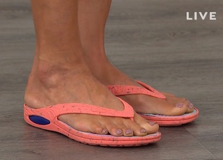 Donna Hicks feet photo 11