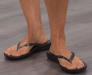 Donna Hicks feet photo 18