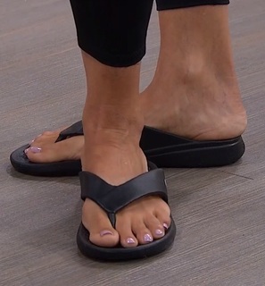 Donna Hicks feet photo 18