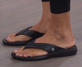 Donna Hicks feet photo 17