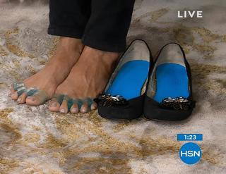 Donna Hicks feet photo 6